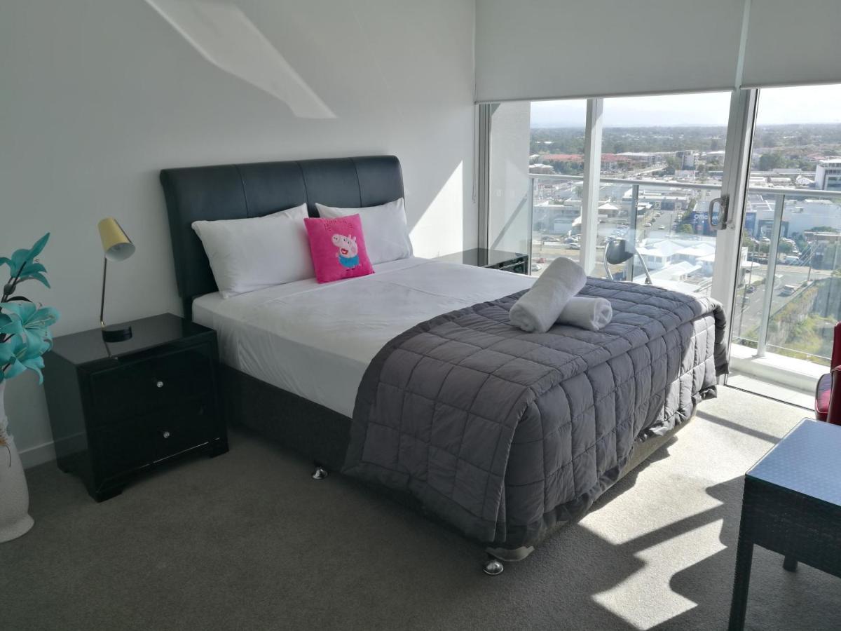 Three-Bedroom Apartment With Amazing View Near Surfers Paradise Gold Coast Esterno foto
