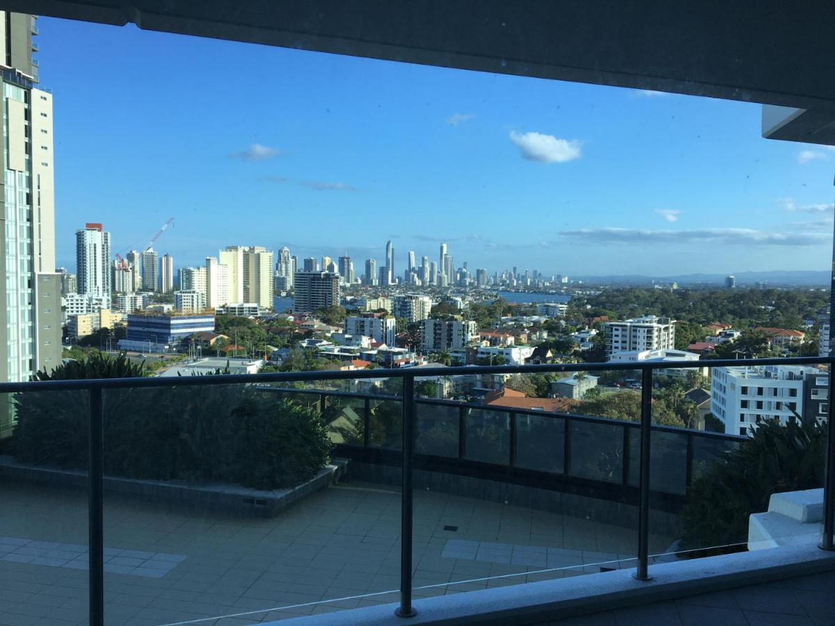 Three-Bedroom Apartment With Amazing View Near Surfers Paradise Gold Coast Esterno foto