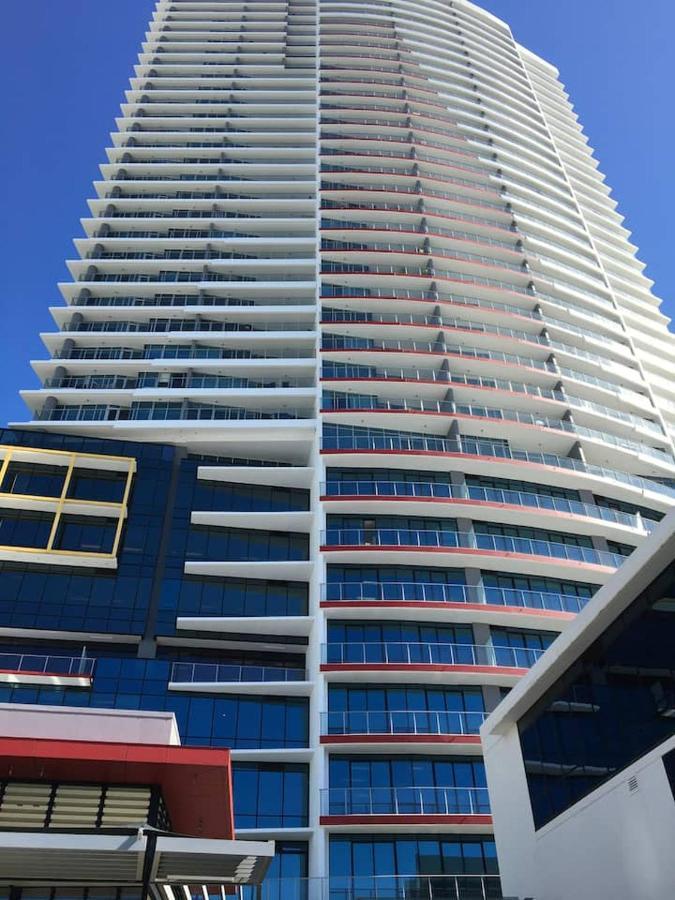 Three-Bedroom Apartment With Amazing View Near Surfers Paradise Gold Coast Esterno foto