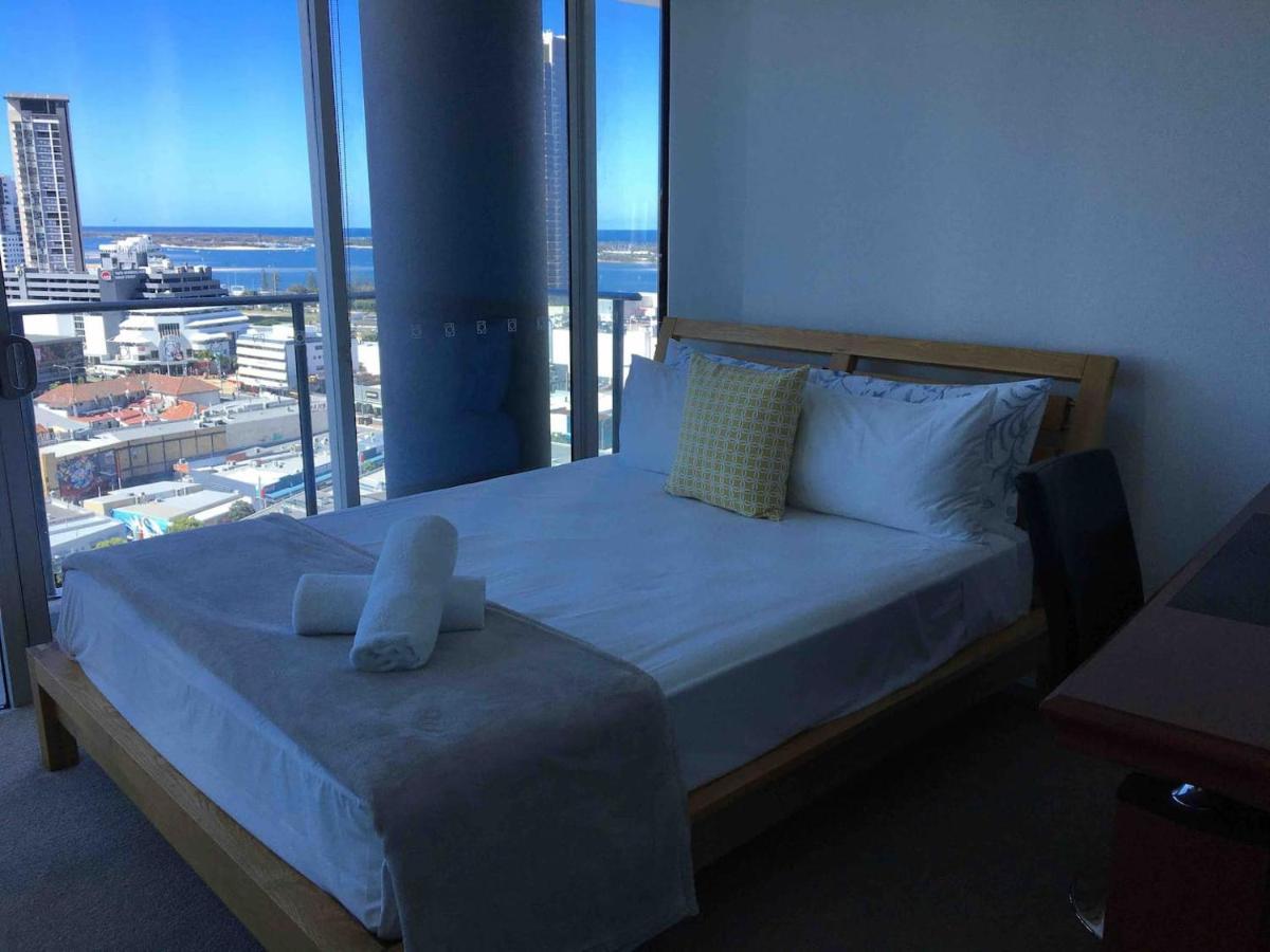 Three-Bedroom Apartment With Amazing View Near Surfers Paradise Gold Coast Esterno foto